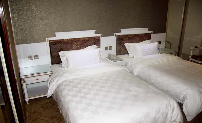 酒店客房家具---定制双人床