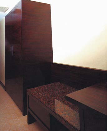 酒店客房家具---红木定制衣柜